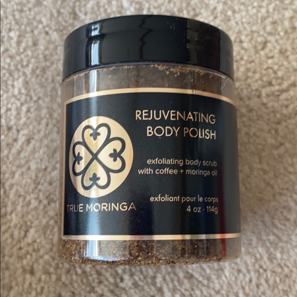 True Moringa rejuvenating body polish